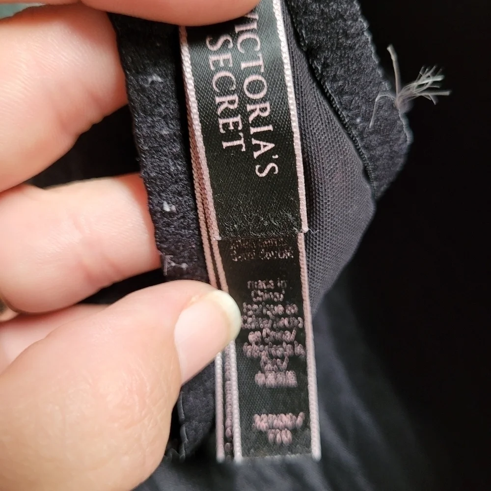 Victoria's Secret Lightly Lined Black Lace Bra